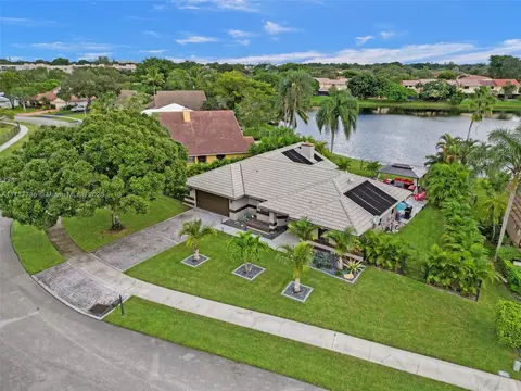 2300 SW 97th Ln, Davie, FL 33324
