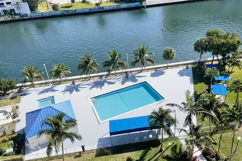 200 Leslie Dr #705, Hallandale Beach, FL 33009