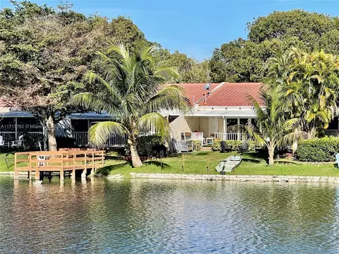 7014 Holly Rd, Miami Lakes, FL 33014