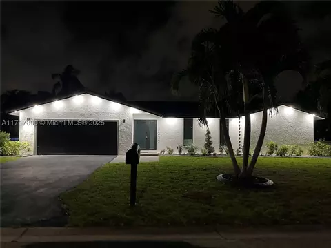 1232 NW 85th Ter, Coral Springs, FL 33071