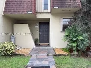 8924 Palm Tree Ln #8924, Pembroke Pines, FL 33024