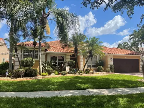 10807 Charleston Pl, Hollywood, FL 33026