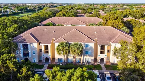 2496 Centergate Dr #207, Miramar, FL 33025