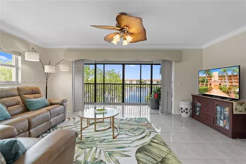 601 SW 141st Ave #401P, Pembroke Pines, FL 33027