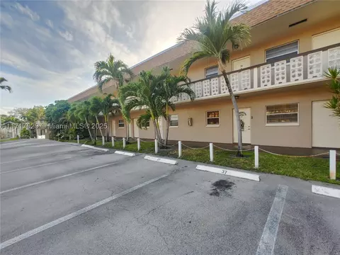 2836 Fillmore St #35, Hollywood, FL 33020