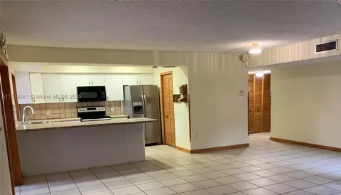4201 W 19th Ave, Hialeah, FL 33012