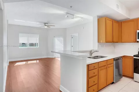 6001 SW 70th St #640, South Miami, FL 33143