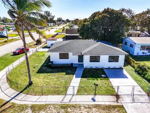 3200 NW 212th St, Miami Gardens, FL 33056