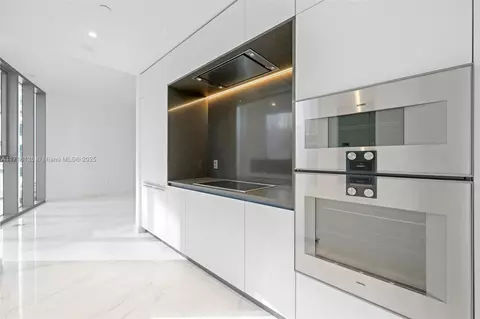 300 Biscayne Blvd Way #1105, Miami, FL 33131