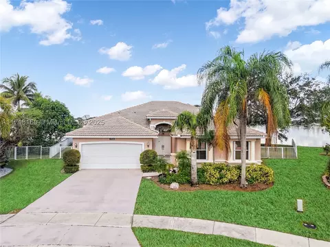 18823 NW 23rd Pl, Pembroke Pines, FL 33029