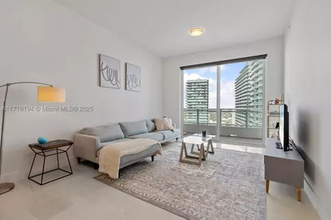 1080 Brickell Ave #2807, Miami, FL 33131