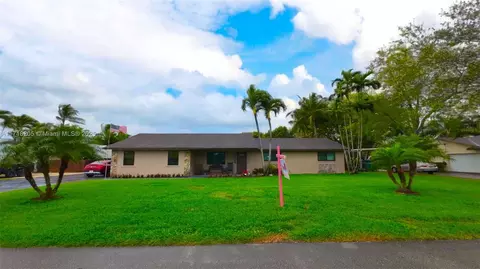 27422 SW 164th Ave, Homestead, FL 33031