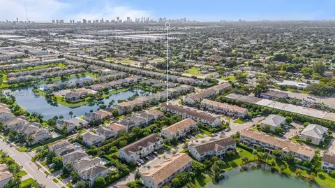 View/Area - 4705 Eucalyptus Dr, Hollywood, FL 33021 photo 7 of 9