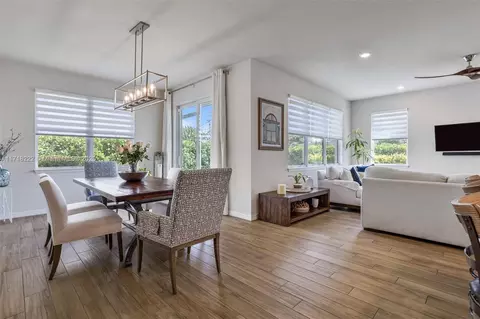 Dining - 4705 Eucalyptus Dr, Hollywood, FL 33021 photo 1 of 4
