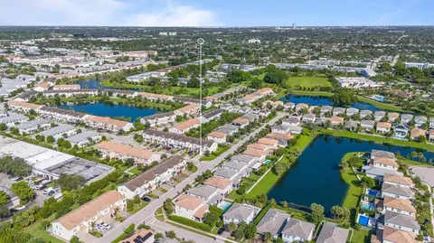 View/Area - 4705 Eucalyptus Dr, Hollywood, FL 33021 photo 5 of 9