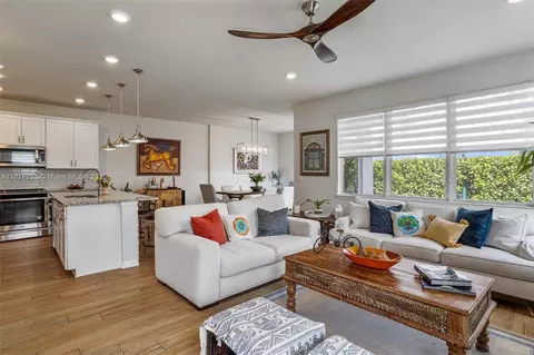 Living - 4705 Eucalyptus Dr, Hollywood, FL 33021 photo 1 of 3