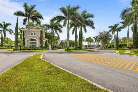 View/Area - 4705 Eucalyptus Dr, Hollywood, FL 33021 photo 3 of 9