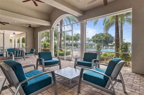 Exterior - 4705 Eucalyptus Dr, Hollywood, FL 33021 photo 7 of 9