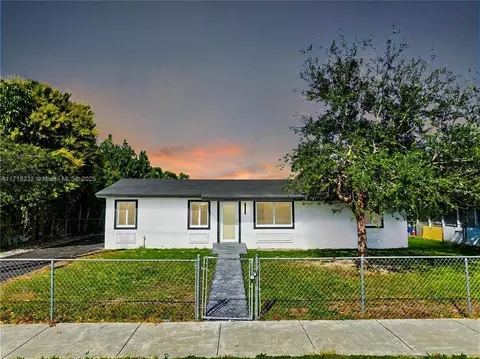 1749 SW 8th St, Homestead, FL 33030