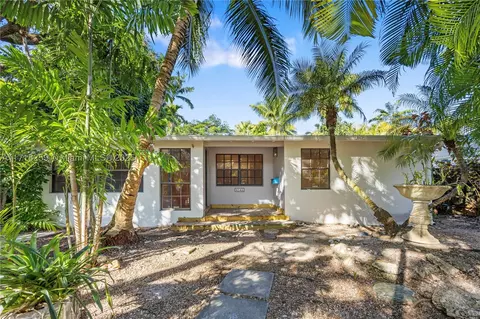 4145 El Prado Blvd, Miami, FL 33133