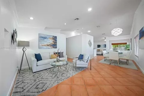 1424 Majesty Ter, Weston, FL 33327