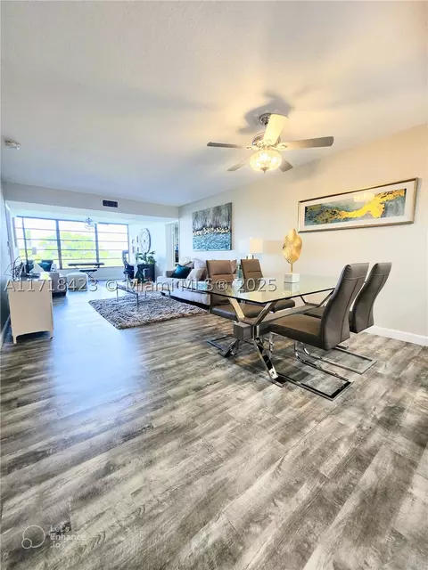 1516 Whitehall Dr #403, Davie, FL 33324