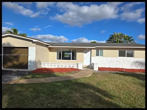 511 NW 93rd Ave, Pembroke Pines, FL 33024