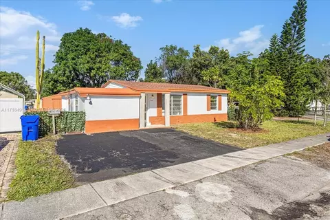 6611 Raleigh St, Hollywood, FL 33024