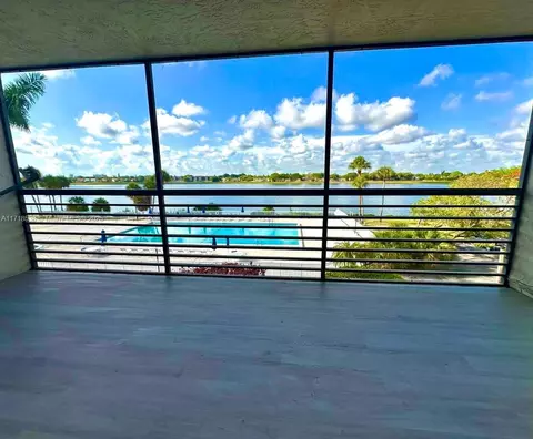 20840 San Simeon Way #305, Miami, FL 33179