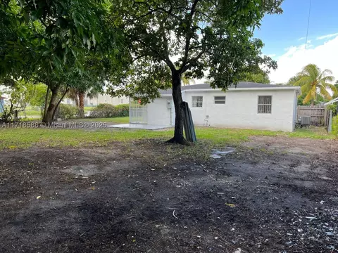 600 Jann Ave, Opa Locka, FL 33054