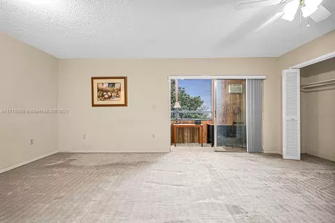 Bedroom - 915 W 80th Pl, Hialeah, FL 33014 photo 1 of 7