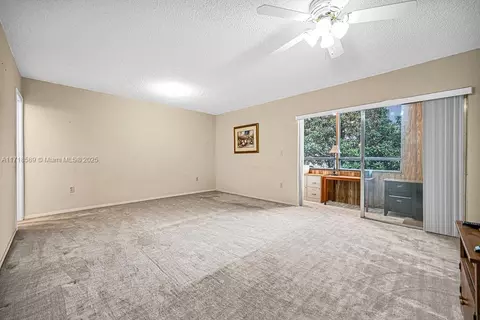 Other - 915 W 80th Pl, Hialeah, FL 33014 photo 4 of 8