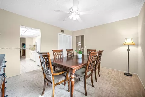 Dining - 915 W 80th Pl, Hialeah, FL 33014 photo 1 of 2