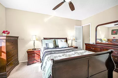 Bedroom - 915 W 80th Pl, Hialeah, FL 33014 photo 5 of 7