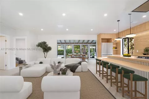 1645 NE 7th Pl, Fort Lauderdale, FL 33304