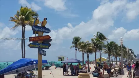 326 Wilson St #206, Hollywood, FL 33019