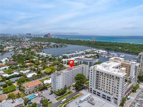 2555 NE 11th St #303, Fort Lauderdale, FL 33304