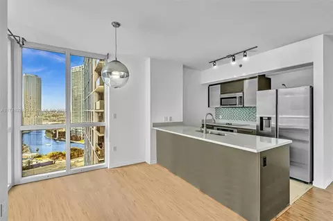 55 SE 6th St #2202, Miami, FL 33131