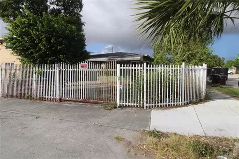 965 W 23rd St, Hialeah, FL 33010