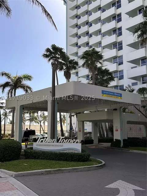 2899 Collins Ave #825, Miami Beach, FL 33140
