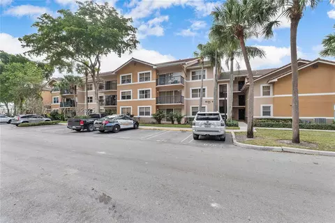 8871 Wiles Rd #204, Coral Springs, FL 33067