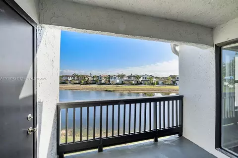735 SW 113th Way #735, Pembroke Pines, FL 33025