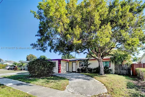 108 N 12th St, Lantana, FL 33462