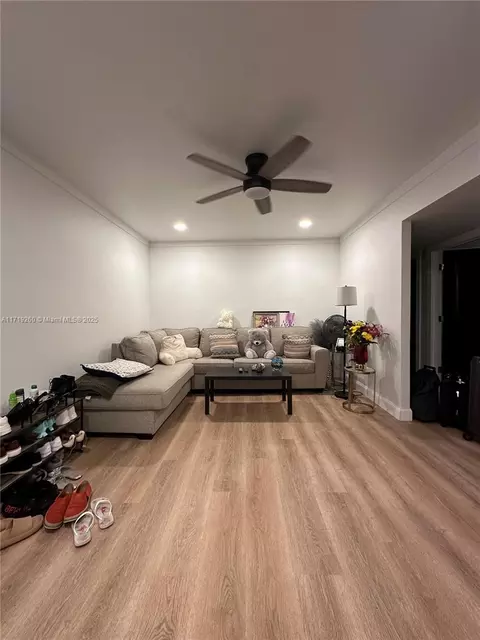 5100 SW 41st St #328, Pembroke Park, FL 33023
