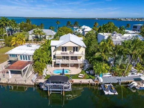 9 North Dr, Key Largo, FL 33037