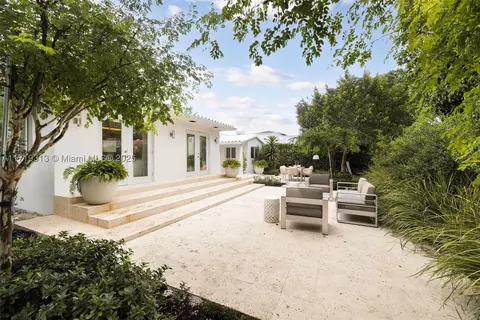 919 Granada Groves Ct, Coral Gables, FL 33134