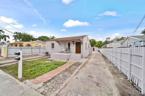 2286 NW 35th St, Miami, FL 33142