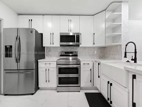 11241 W Atlantic Blvd #306, Coral Springs, FL 33071