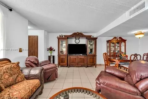 949 W 79th St, Hialeah, FL 33014 photo 17