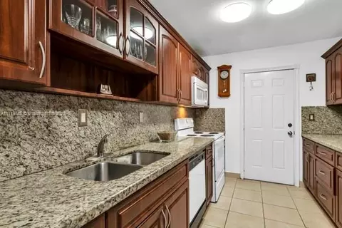 949 W 79th St, Hialeah, FL 33014 photo 10